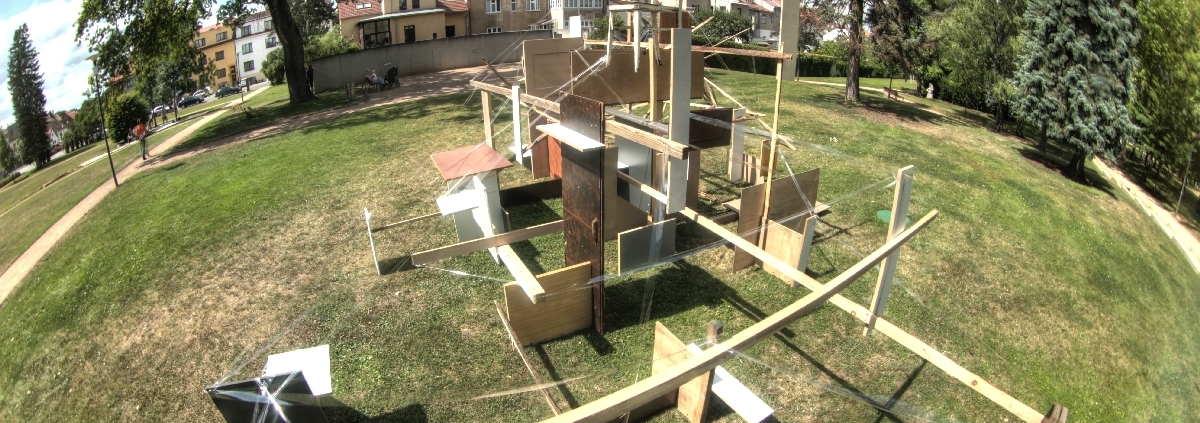 MĚSTO=GALERIE Woodoo Session 2015 kauza HRS ONE