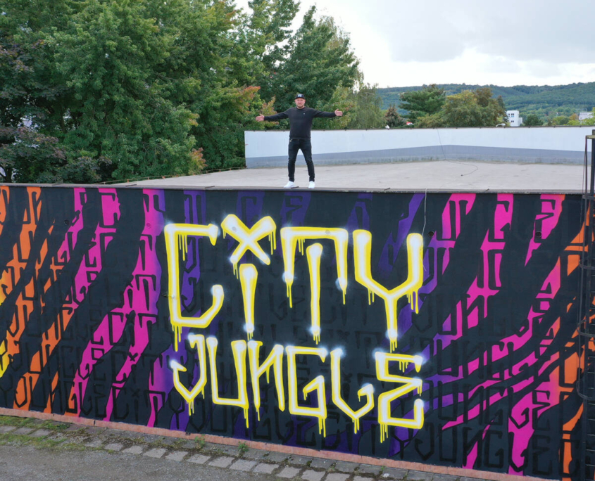 ONER MĚSTO=GALERIE MĚSTO=GALERIE – český street art festival proměňující veřejný prostor v otevřenou galerii.