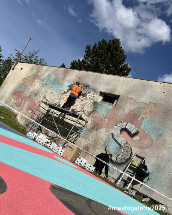 MĚSTO=GALERIE Turnov 2025 RASCALS STREETART final MĚSTO=GALERIE Turnov 2025 RASCALS STREETART final